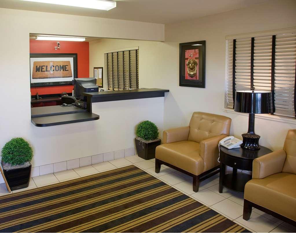 Extended Stay America Suites - Akron - Copley - East Interior foto